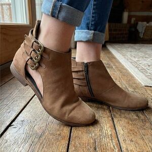 WOLVERINE Genuine Nubuck Leather Open Bootie Inside Zippers in Cognac Sz 7B